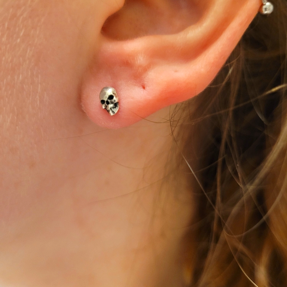 Skull Stud Earrings 20$